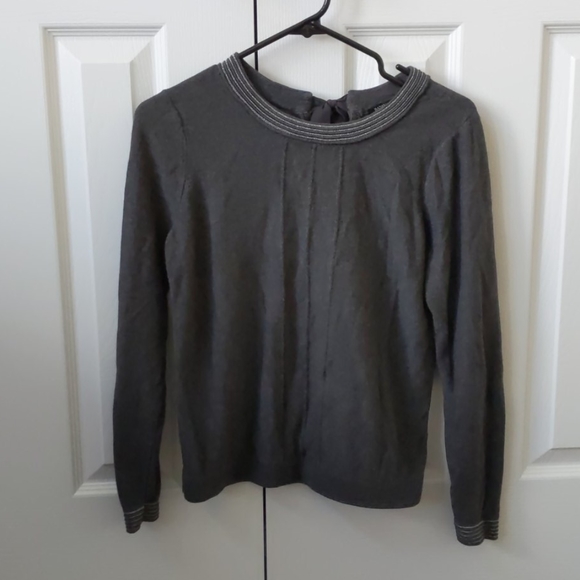 Grey top - Picture 3 of 3